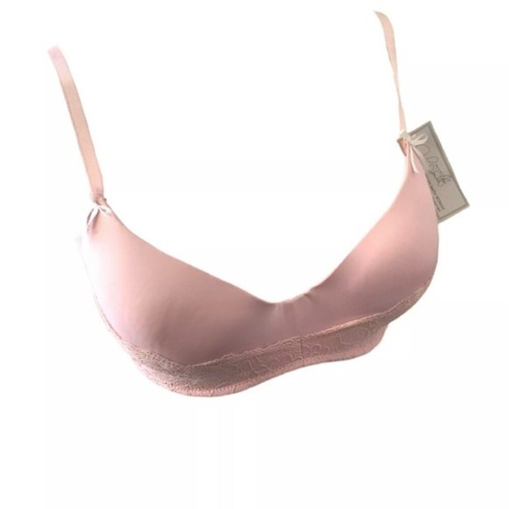 Jaclyn Smith Lot of 3 bras 36C